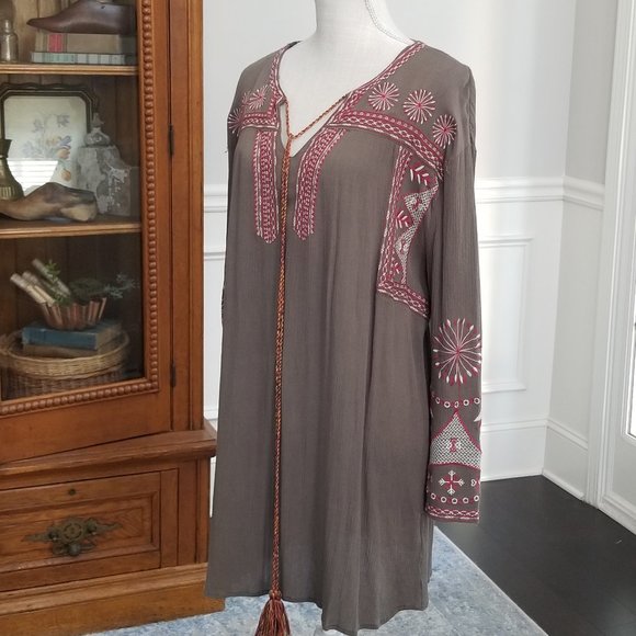 Umgee Dress Extensive Embordered Detail  Large - Picture 2 of 11